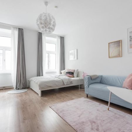 Nice Apartment In Lovely Area Wina Bagian luar foto