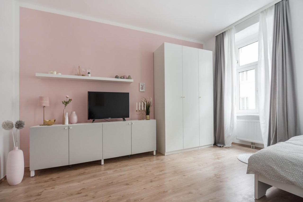 Nice Apartment In Lovely Area Wina Bagian luar foto