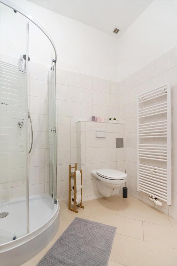 Nice Apartment In Lovely Area Wina Bagian luar foto
