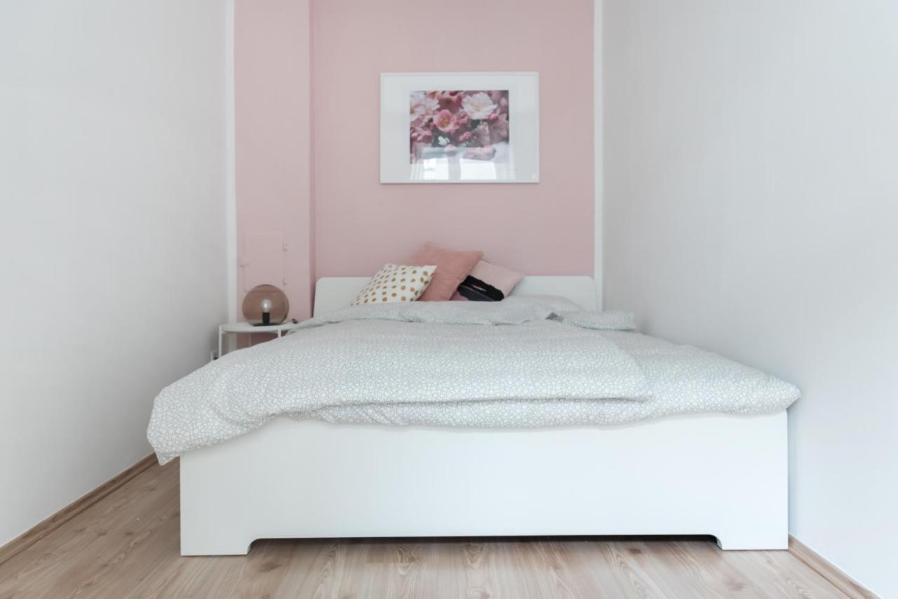 Nice Apartment In Lovely Area Wina Bagian luar foto